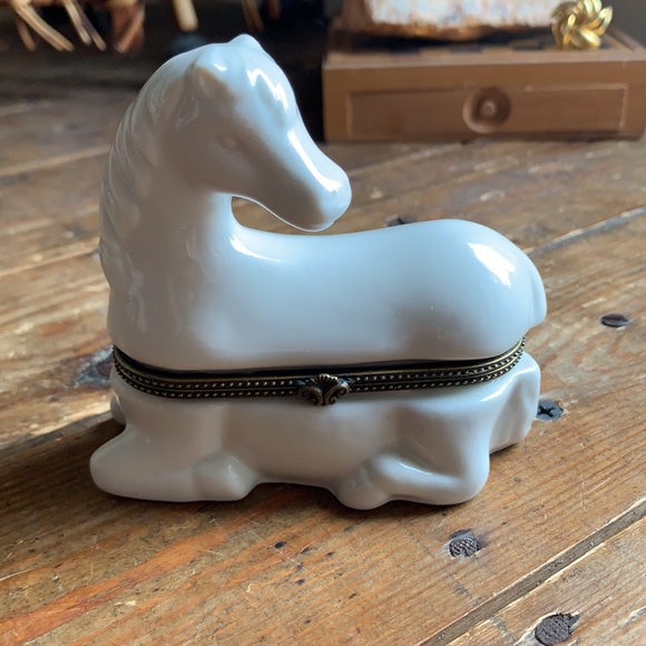 Vintage Ceramic Colt Box - gifted - Picture 4 of 10